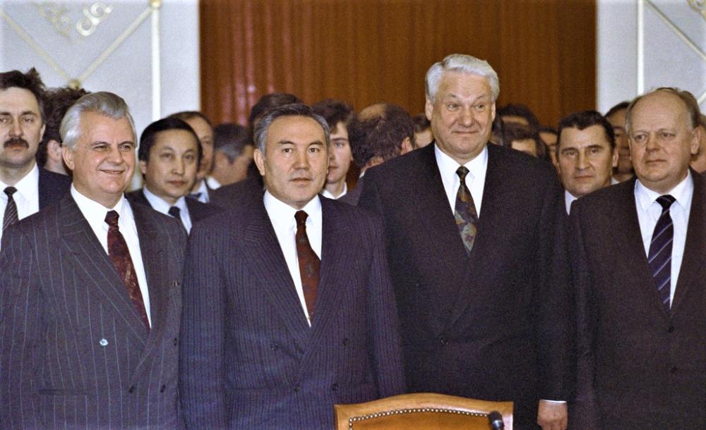 Nursultan Nazarbayev and other heads of the Commonwealth of Independent States in 1991